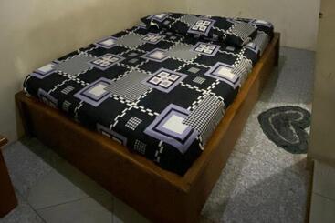 Hotell Spot On 93527 Agus Kostel Syariah