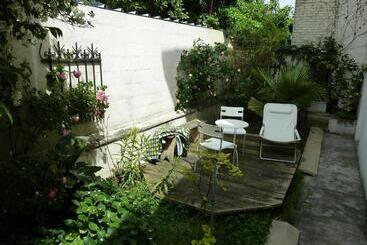 تختخواب و صبحانه Maison Des Peupliers