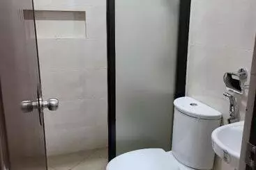 ユースホステル Dormitory Near Sm And S And R