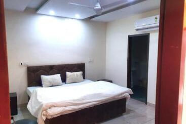 Hotel Grand Park, Zirakpur