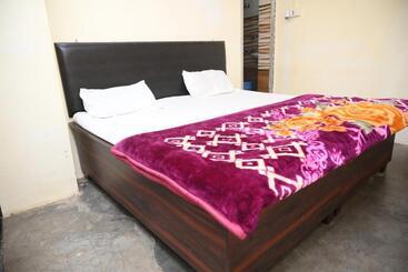 Pension Anjaneya Dham Guest House