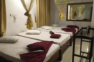 בית מלון כפרי Polonnaruwa Holiday Inn