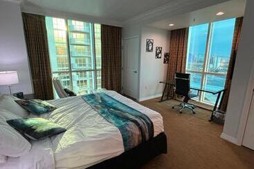 Huoneistohotelli Panorama Vista Suite  1br 2ba, Full Kitchen, Strip View, Balcony, Corner Unit