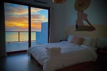 پانسیون 1 Corcega Beachfront Suites