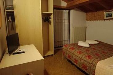 پانسیون Pizzeria Marmolada Camere