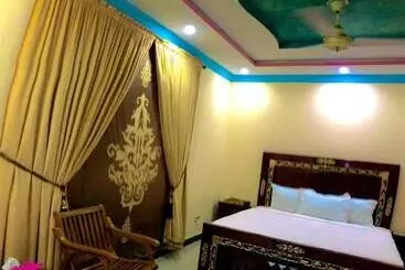 پانسیون Royal Inn