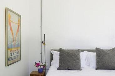 Отель Sugarbird Manor