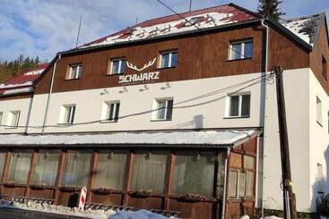 酒店 Schwarz