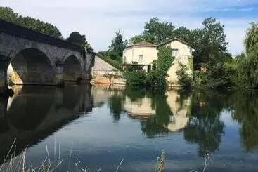 Bed and Breakfast Petit Boudoir The Riverside Retreat