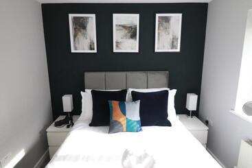 ペンション Swanwick House