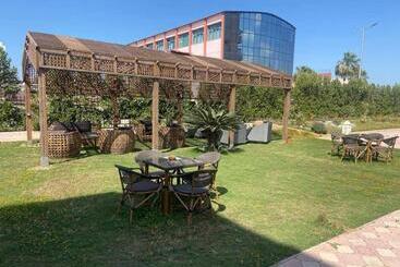 فندق جراند كليوباترا دمنهور