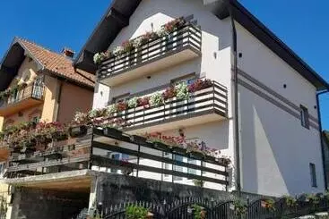پانسیون Guesthouse Tomasevic