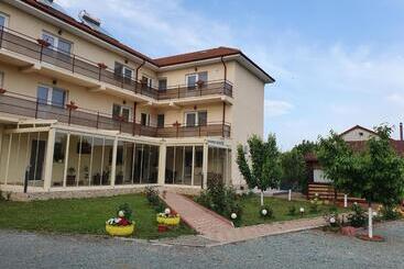 پانسیون Timona Camere De închiriat