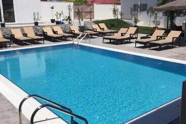 هتل Marailis Mangalia