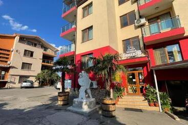 ペンション хотел свищов спа зона