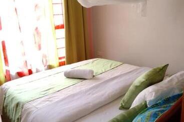 Aamiaismajoitus (B&B) Tsavo 90 Degrees