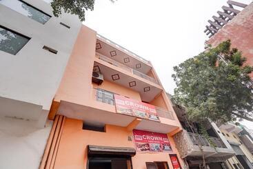 Hotel Oyo Crown Guest House