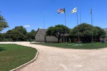 Hotel Cooke’s Lake Resort