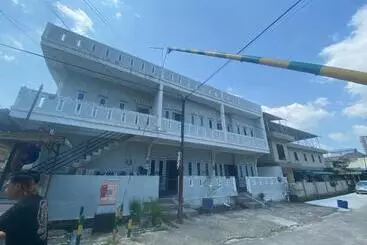 ホテル Oyo 93130 Baloi Homestay