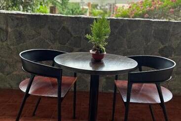 Hotel Private Unit At The Camp John Hay Manor