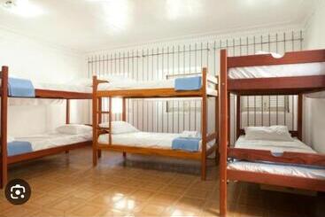 הוסטל Alojamento Xavier