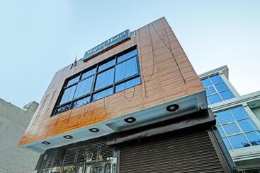 Oyo Mayur Hotel & Guest House