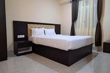 Snow White Retreat Hotel& Restaurant