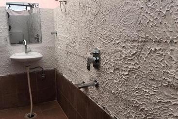 Hotel Nirvana Eco Camp, Bir