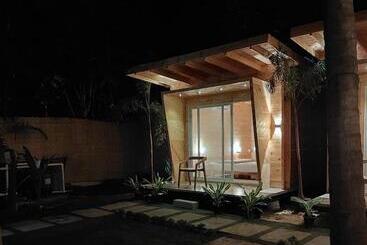 Hotelli The Nine Beach Resort