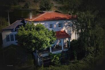 مبيت وإفطار Vila Nazaré