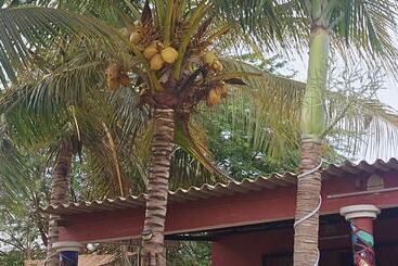 هتل Black And White Hôtel