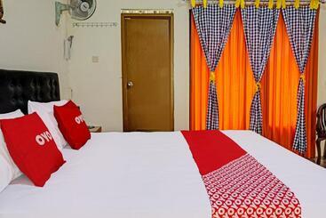 Hotel Candi Candi Ubud Syariah By Oyo