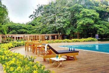 Hotel Gold Coins Club & Resort