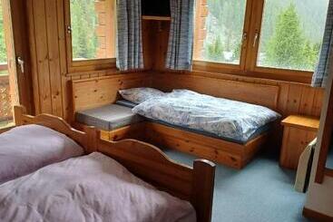 فندق Hôtel Garni Les Bouquetins