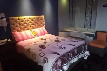 ペンション Hostal Aventura