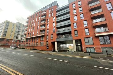 Adelphi Wharf Apartments By Beehosting