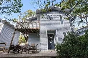 Mökkimajoitus Whispering Woods Retreat Branson