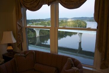 ベッドアンドブレックファースト Bluff View Inn