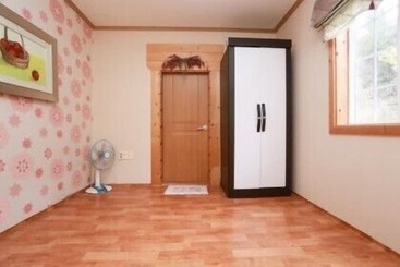 דירה Fulnaeum House Pension