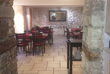 호텔 De La Couronne