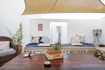 بنسيون De Linden Boutique Guest House