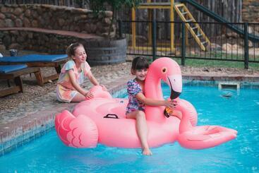 بيت ريفى Vindoux Tree House Guest Farm & Spa