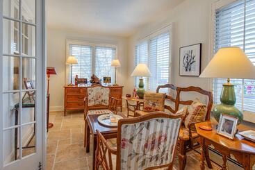 Сельский дом Charming & Spacious Olean Home W/ 2 Fireplaces