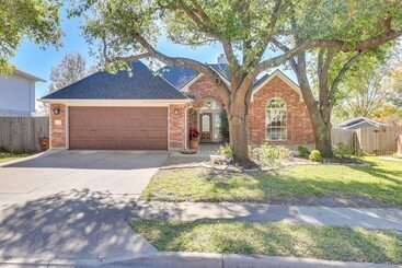 コテージ Round Rock Vacation Rental: Private Pool & Hot Tub