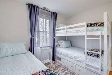 Kır Evi Spacious Edgartown Home W/ Pool, Game Room & Gym!