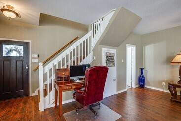 Dom wiejski Waterfront Texas Escape W/ Fire Pit & Ev Charger!