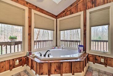 بيت ريفى Cozy Conyers Cabin W/ Fireplace & Pool Table!
