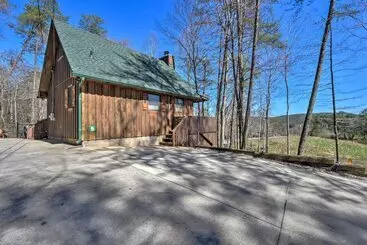 کلبه Helen Cabin W/ Deck & Hot Tub < 1/2 Mi To Main St