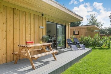 Luxury City To Country Retreat Lodge With Hot Tub