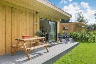 Luxury City To Country Retreat Lodge With Hot Tub